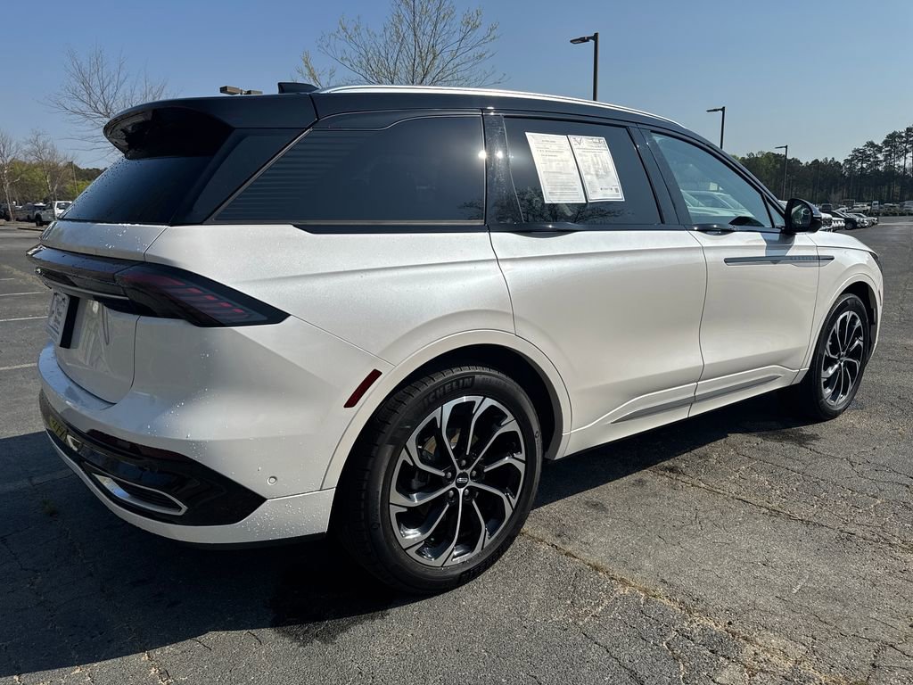 Used 2024 Lincoln Nautilus Reserve w/ Equipment Group 202A image 5