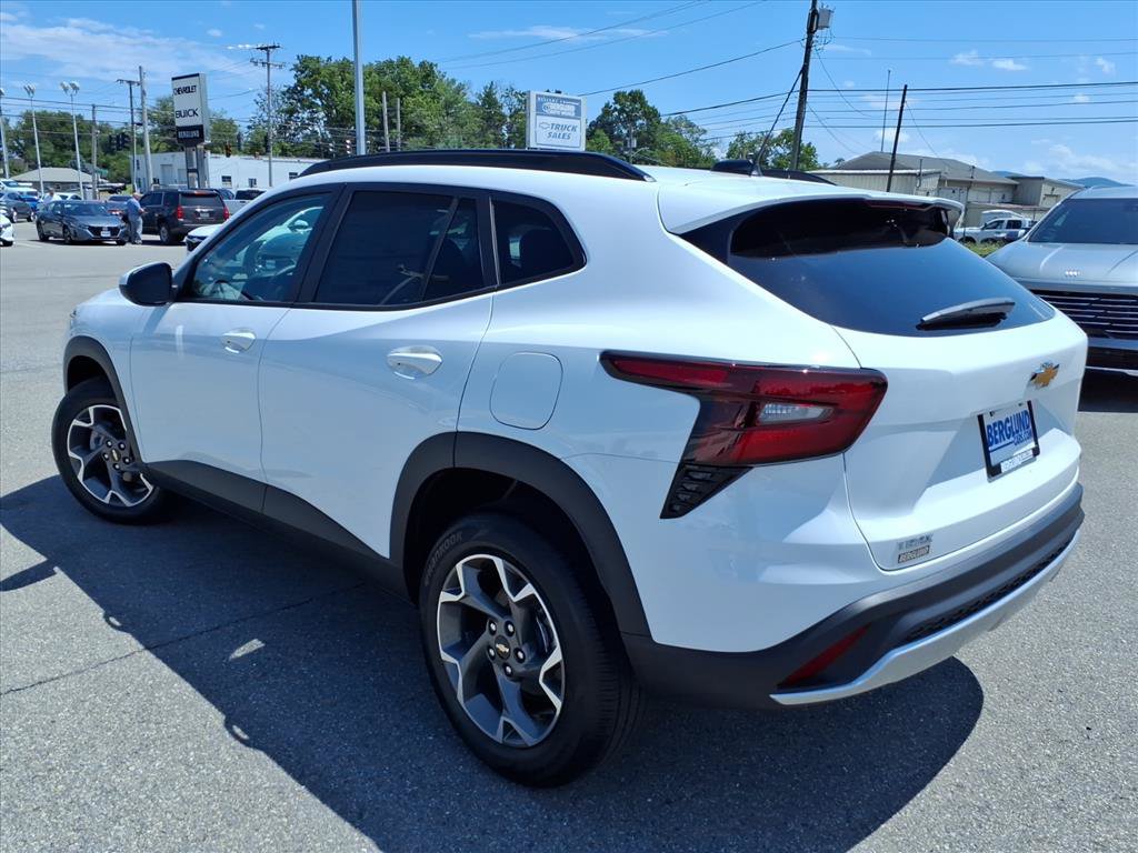 New 2026 Chevrolet Trax LT FWD image 5