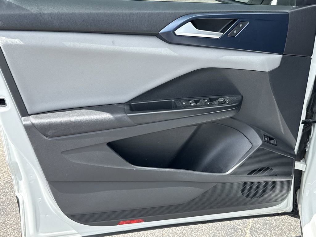 Used 2023 Volkswagen Taos SE image 10