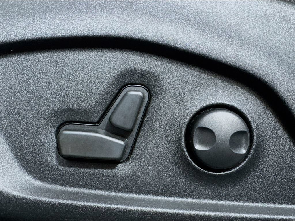 Used 2022 Jeep Compass Latitude AWD/4WD image 17