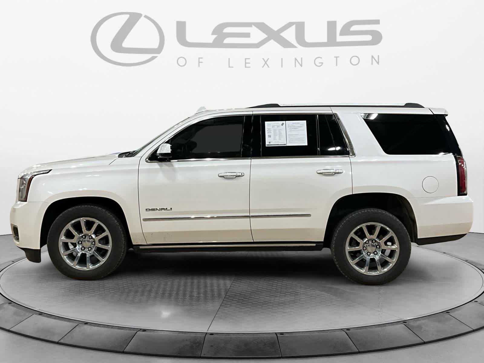 Used 2017 GMC Yukon Denali w/ Open Road Package image 3