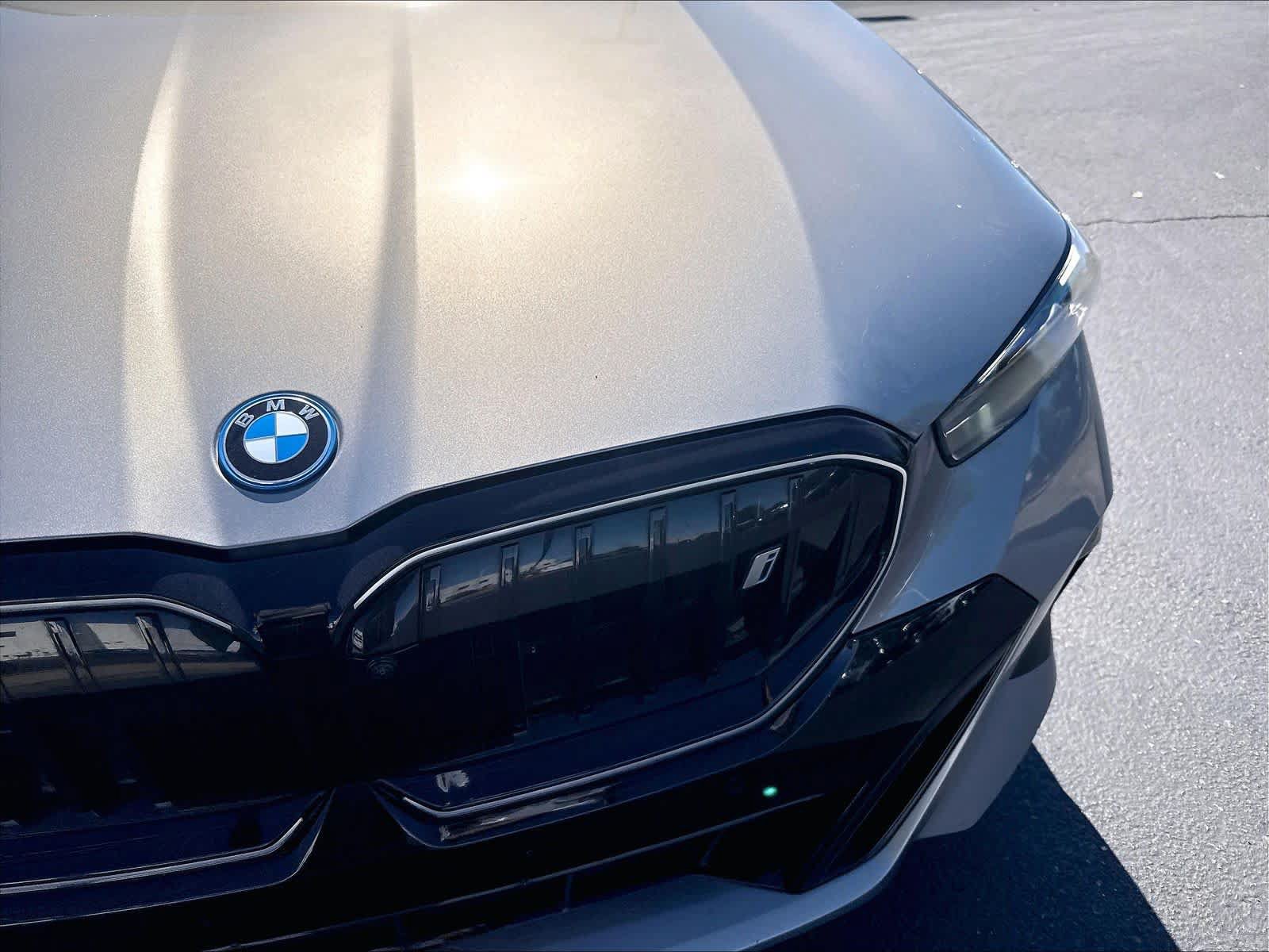 Used 2025 BMW i5 xDrive40 w/ Executive Package AWD/4WD image 35