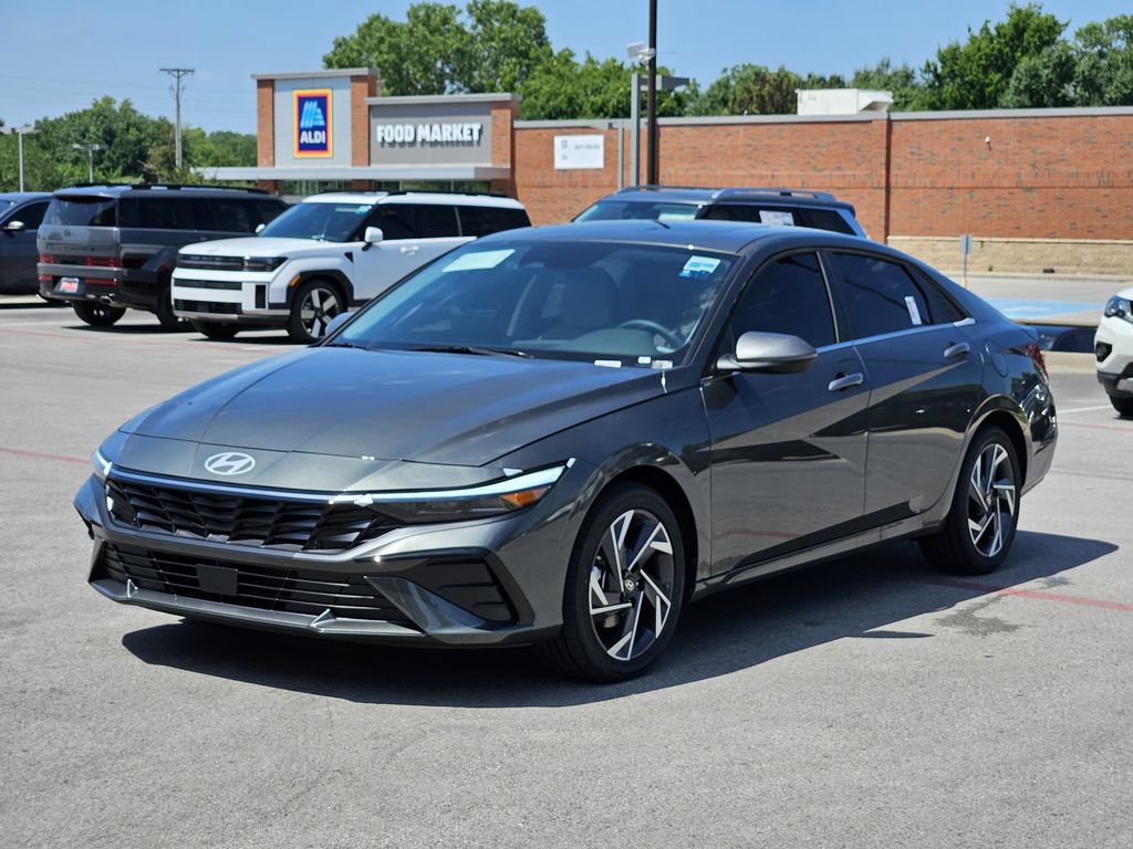 New 2026 Hyundai Elantra Limited FWD image 3