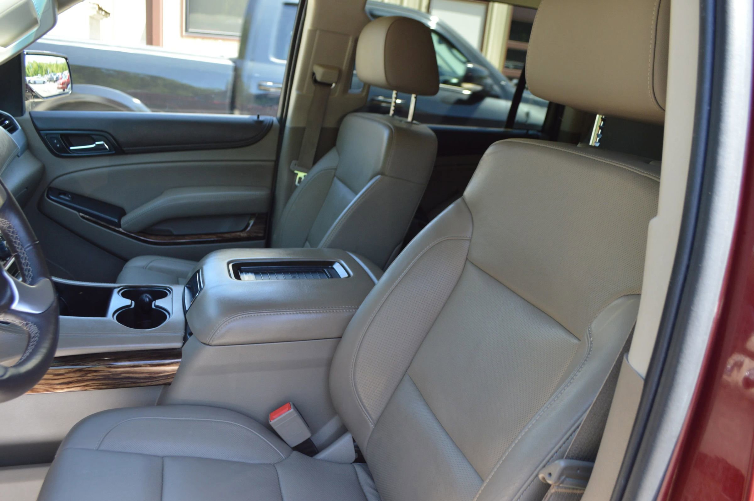 Used 2016 GMC Yukon XL SLT w/ Premium Edition AWD/4WD image 15