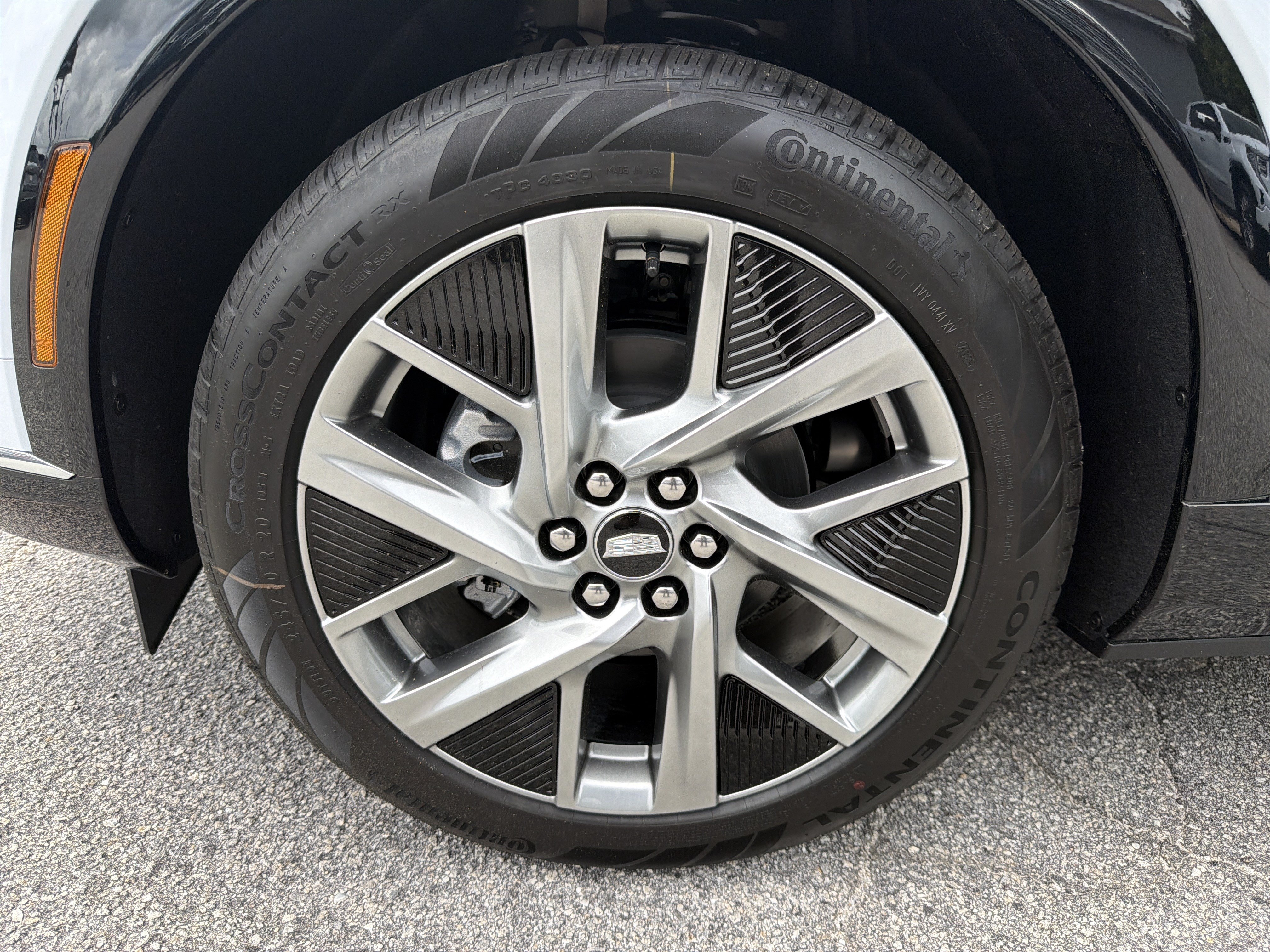 New 2026 Cadillac Optiq Luxury 1 RWD image 12