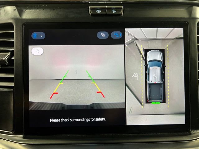 Used 2025 Ford F350 Lariat w/ Black Appearance Package image 32