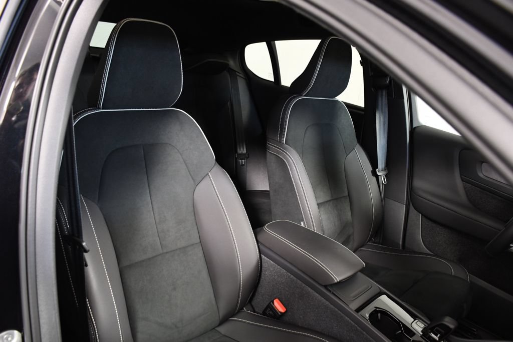 Used 2024 Volvo C40 P8 Recharge Ultimate w/ Protection Package Premier AWD/4WD image 20