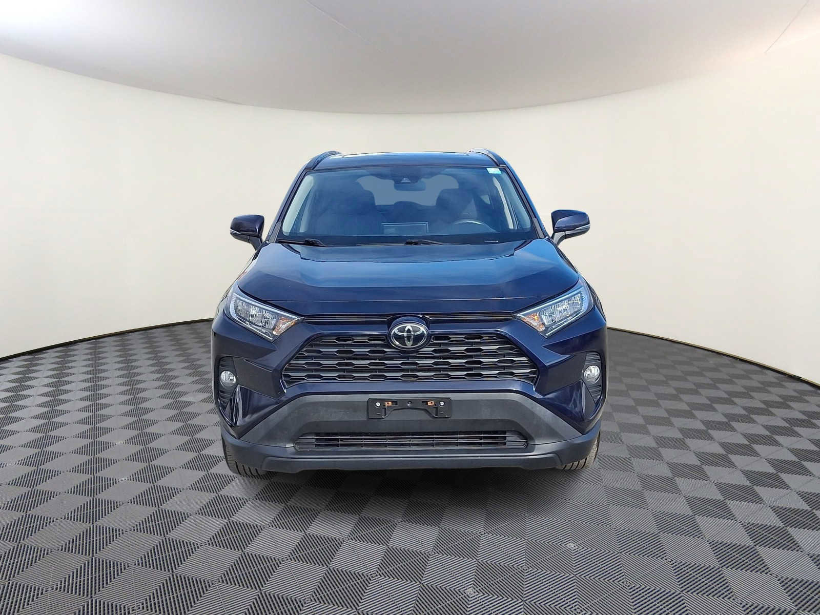 Used 2021 Toyota RAV4 XLE w/ Convenience Package image 3