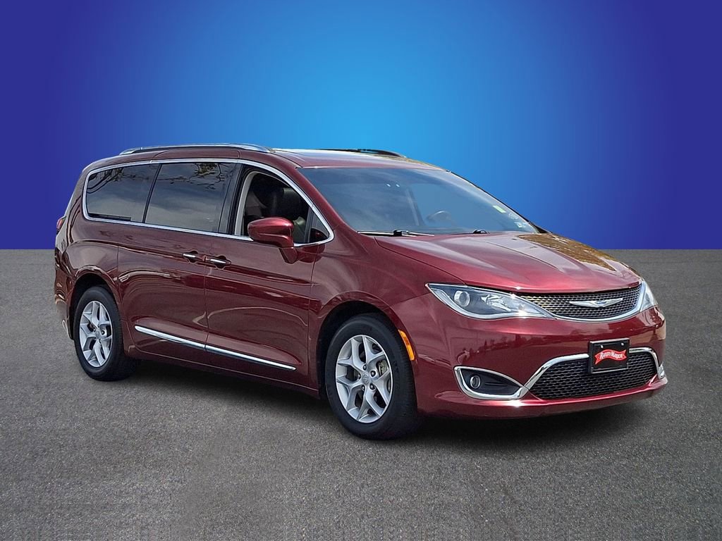 Used 2019 Chrysler Pacifica Touring-L Plus w/ Tire & Wheel Group image 3