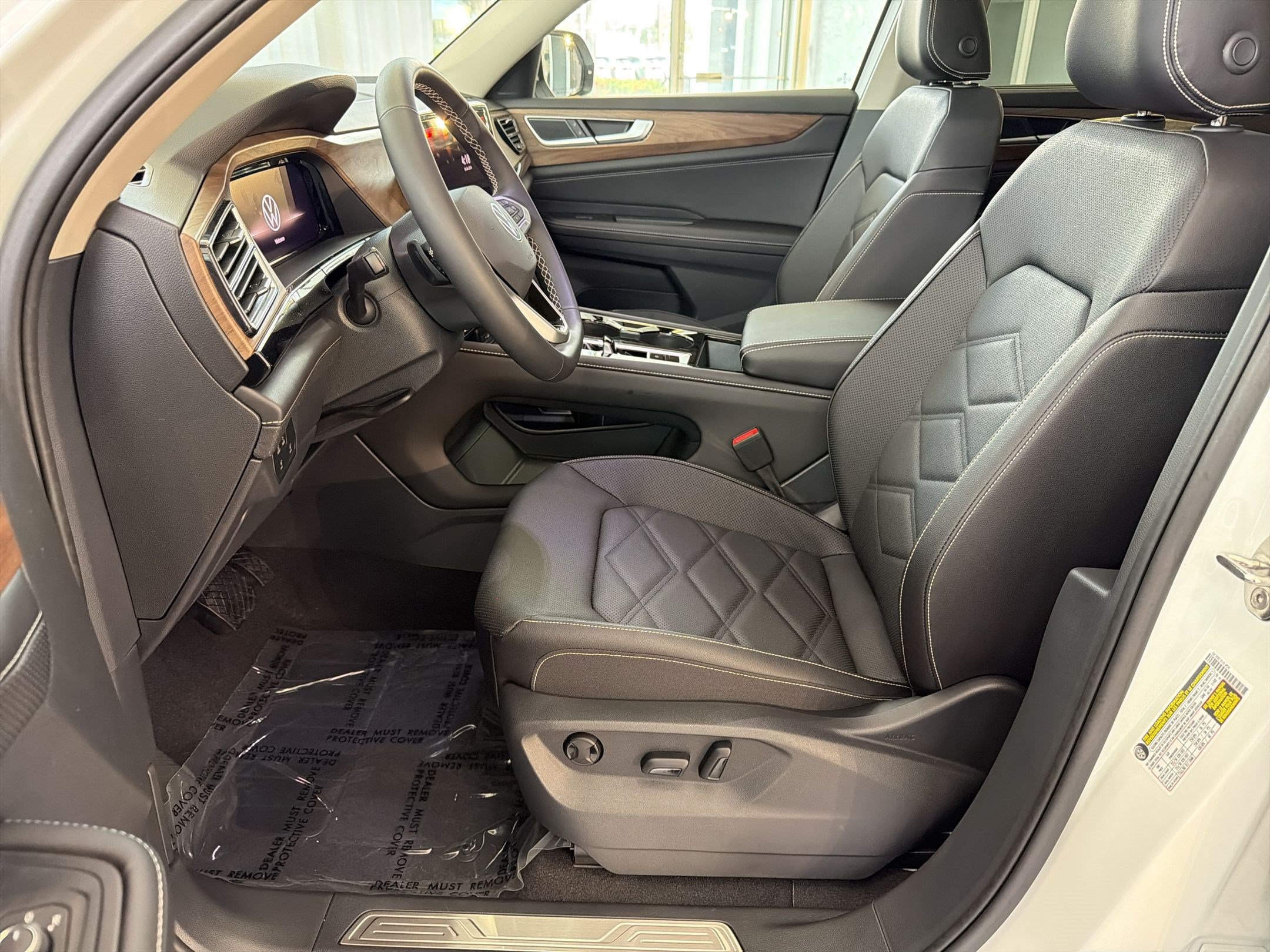 New 2026 Volkswagen Atlas SE FWD image 5