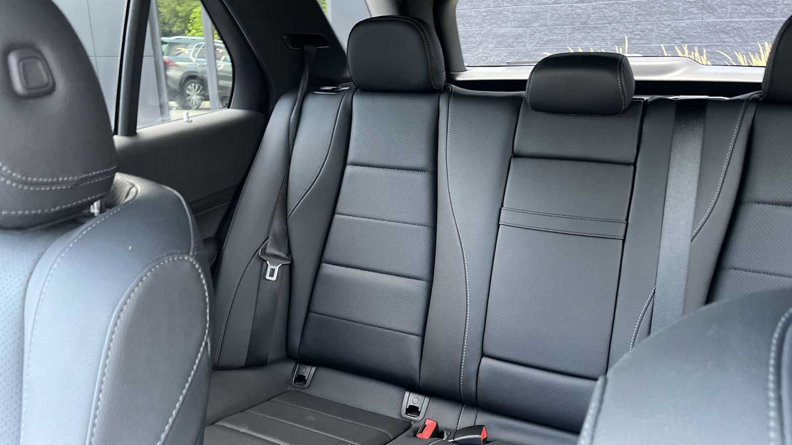 Certified 2025 Mercedes-Benz GLE 450e 4MATIC image 33