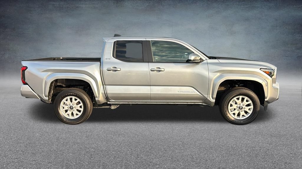 Used 2025 Toyota Tacoma SR5 AWD/4WD image 27