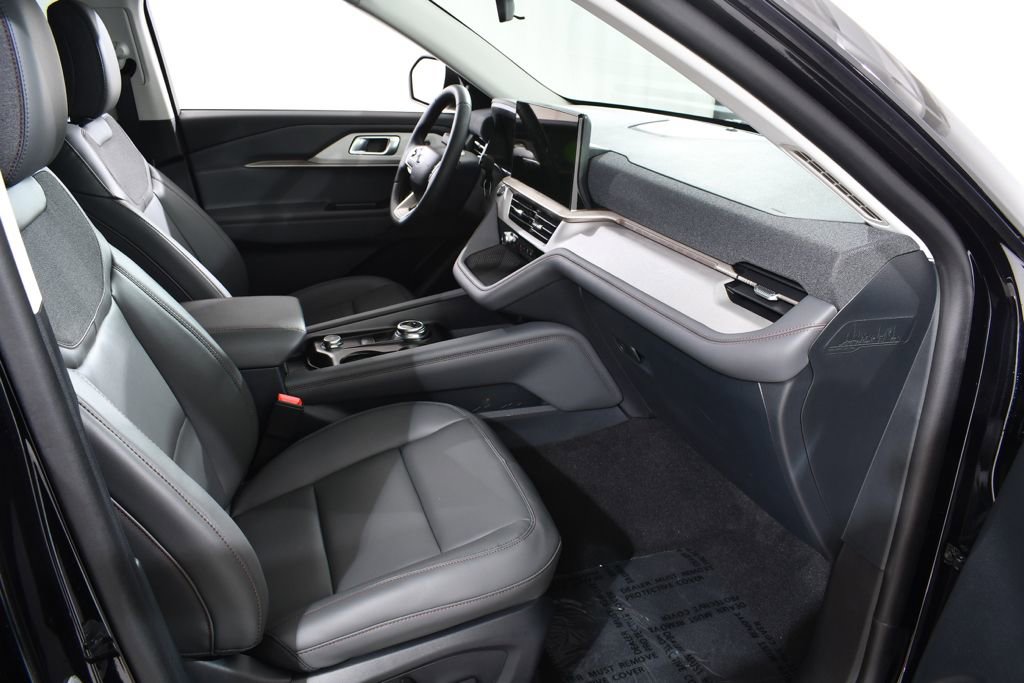 New 2026 Ford Explorer Active w/ Active Comfort Package image 10