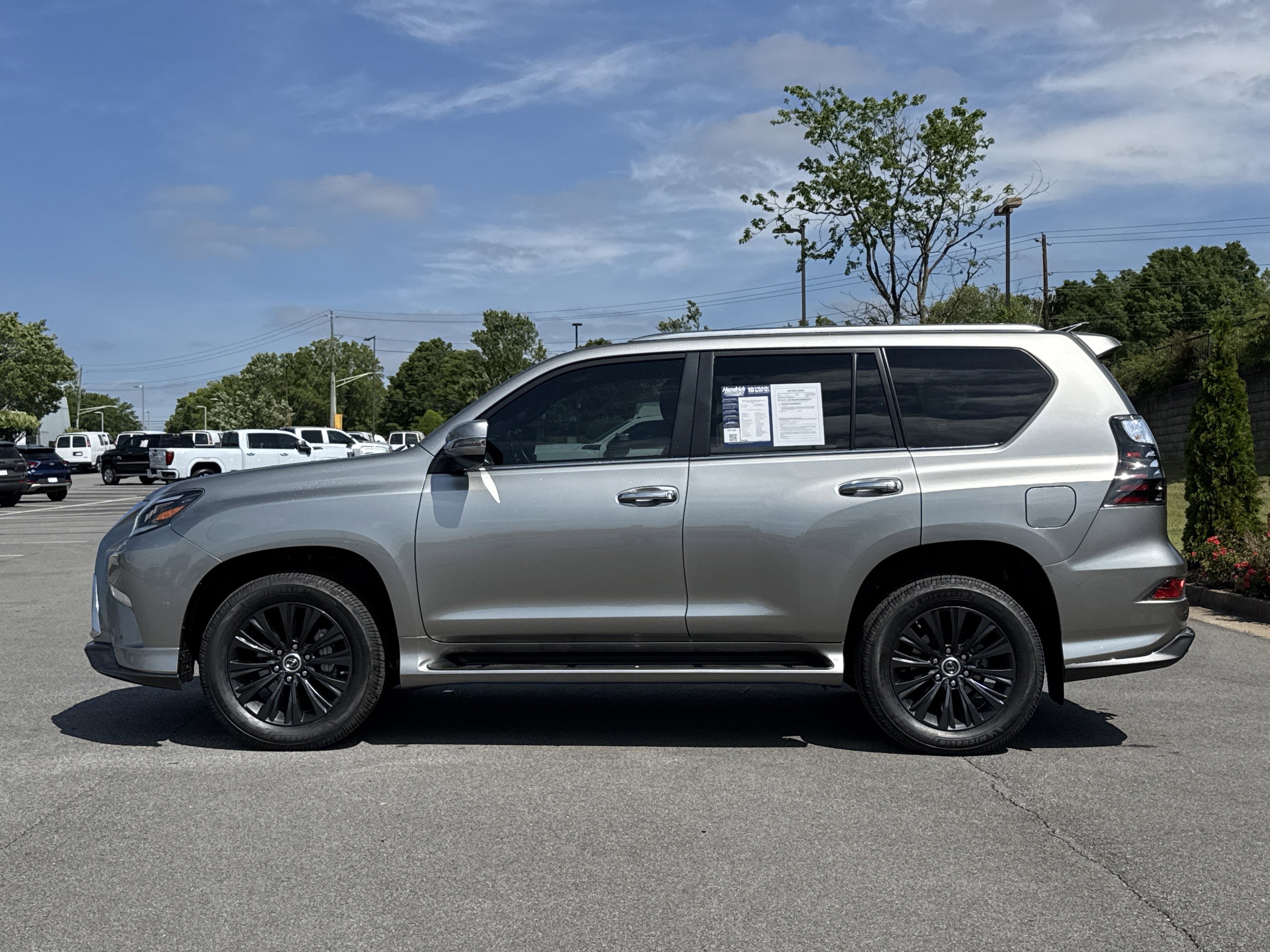 Used 2023 Lexus GX 460 Premium w/ Accessory Package AWD/4WD image 7