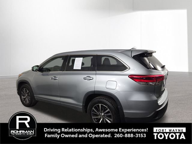 Used 2017 Toyota Highlander XLE AWD/4WD image 10
