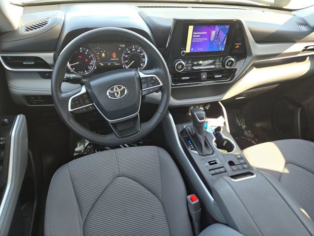 Used 2023 Toyota Highlander LE image 8