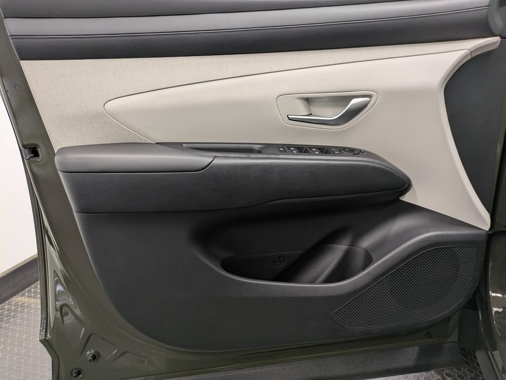 Certified 2025 Hyundai Tucson SEL AWD/4WD image 8