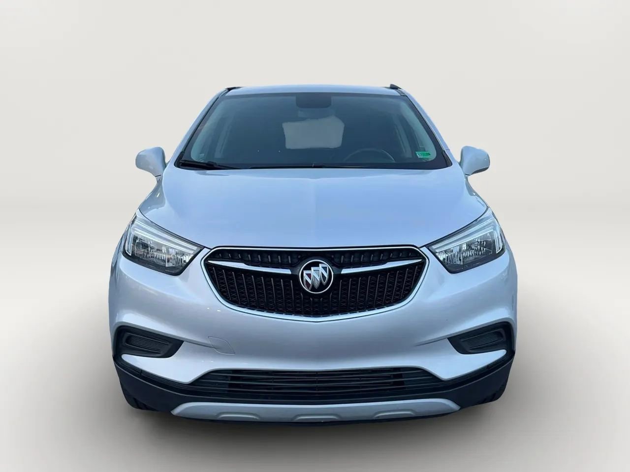Used 2021 Buick Encore Preferred image 2