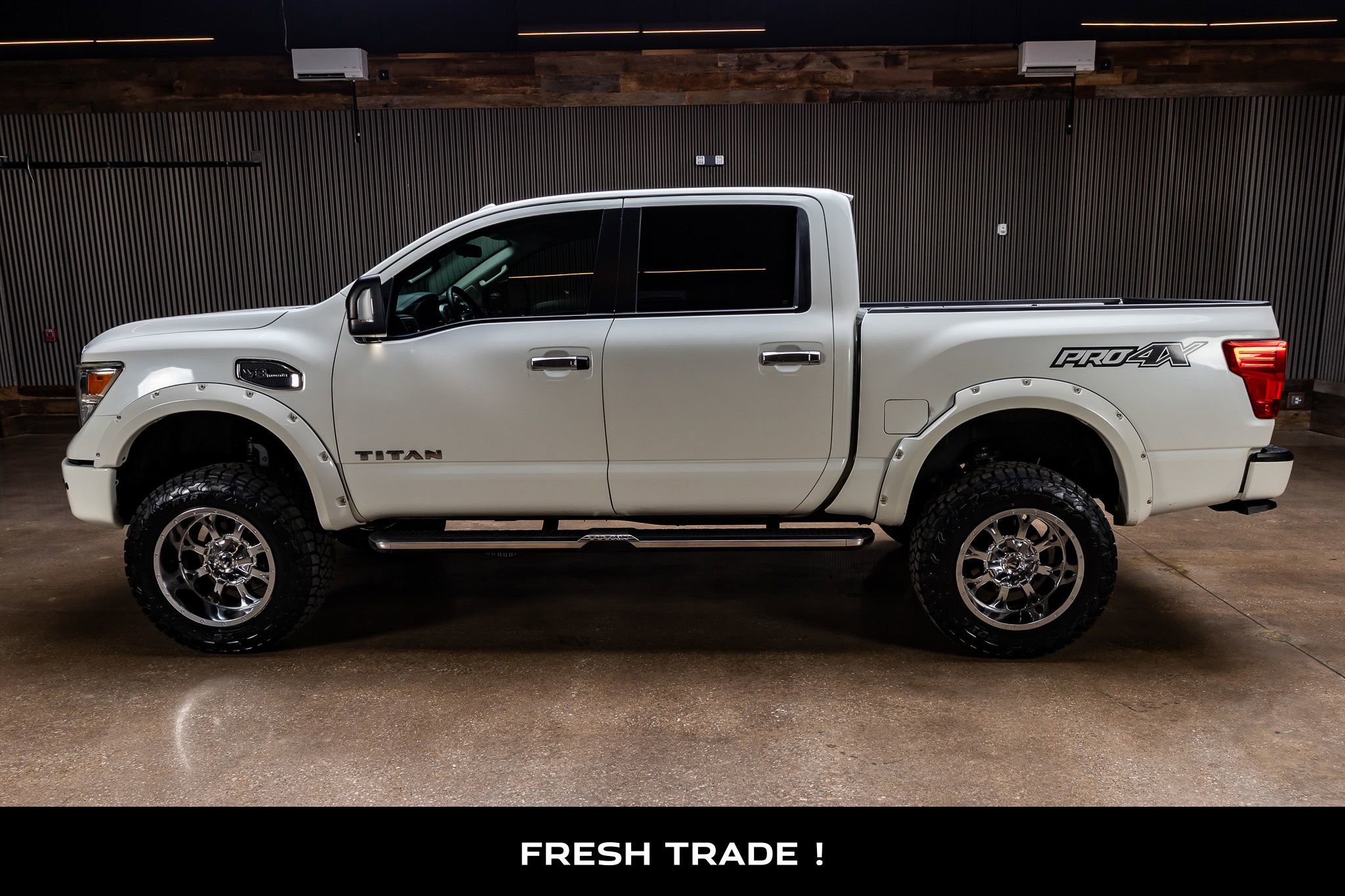 Used 2017 Nissan Titan PRO-4X image 5