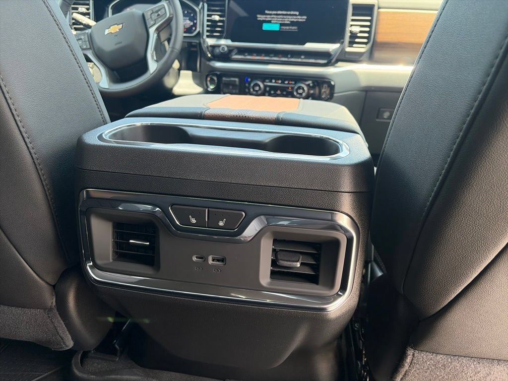 New 2026 Chevrolet Silverado 1500 High Country AWD/4WD image 15
