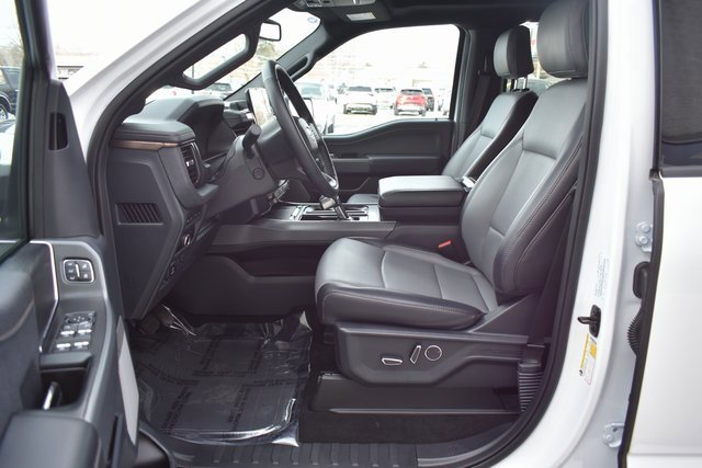 Used 2024 Ford F150 Lightning Lariat image 13