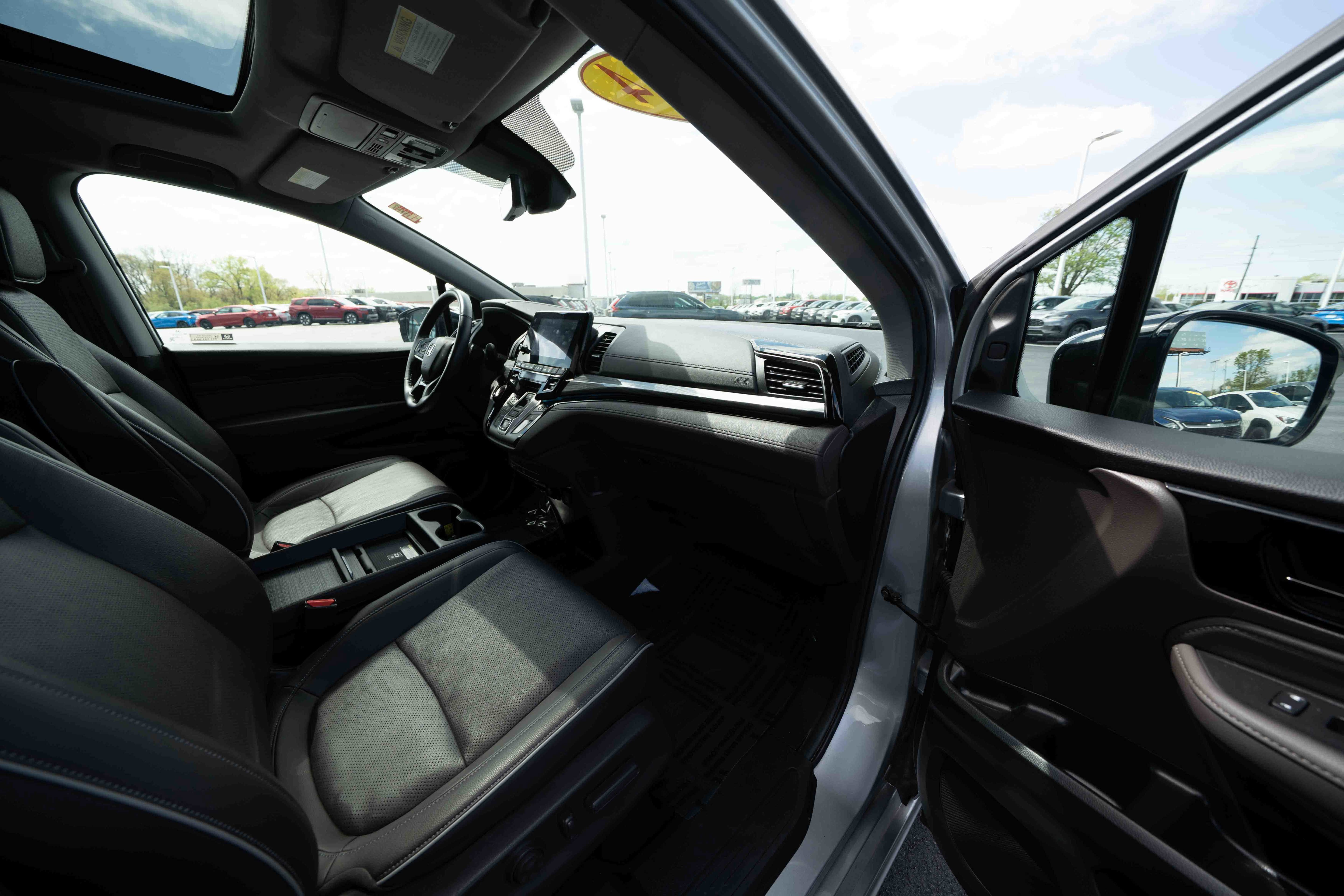 Used 2024 Honda Odyssey Elite image 27