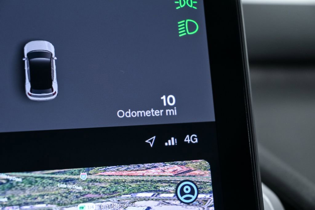 New 2026 Volvo EX30 Cross Country Ultra w/ Protection Package Premier image 11