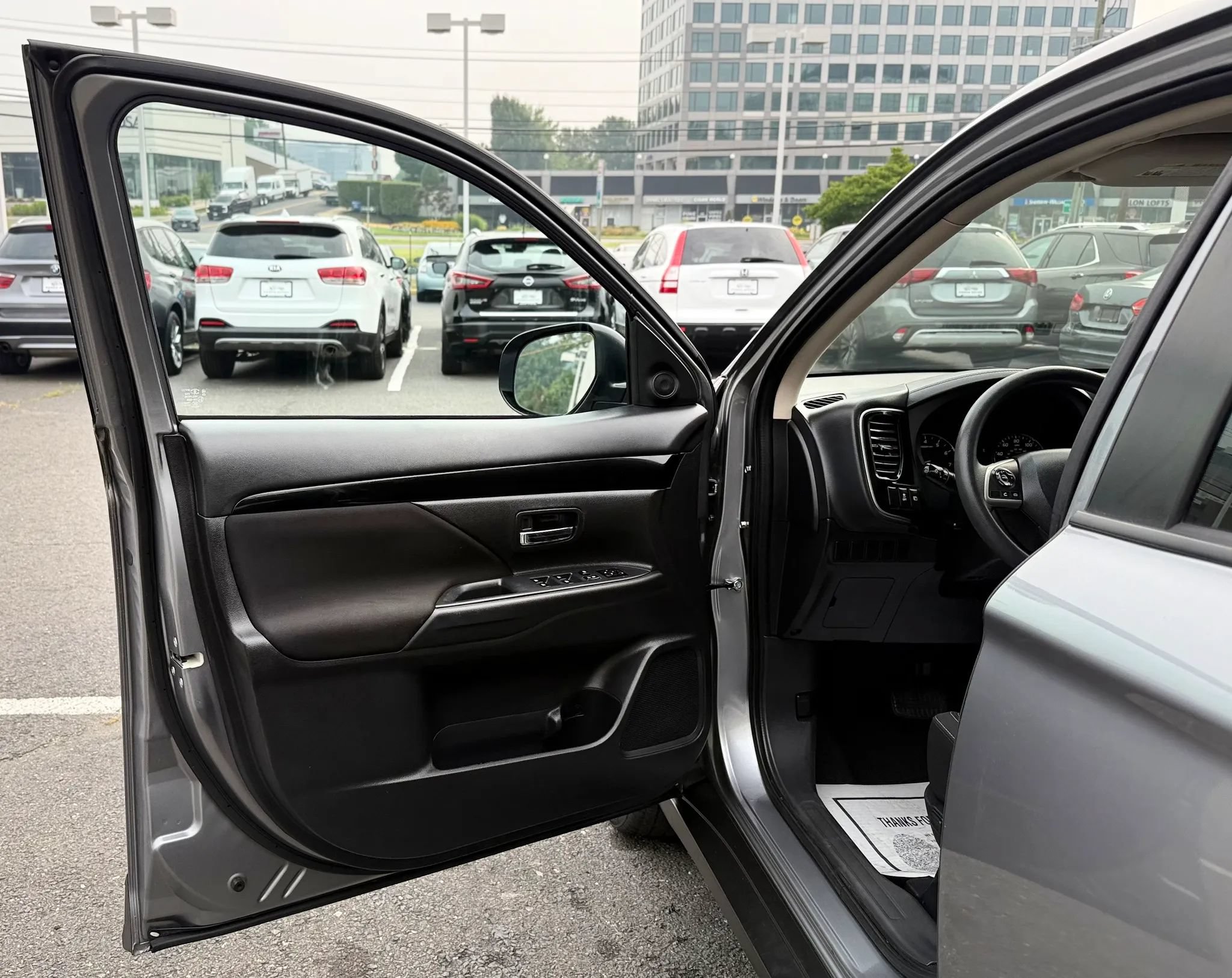 Used 2020 Mitsubishi Outlander ES FWD image 9