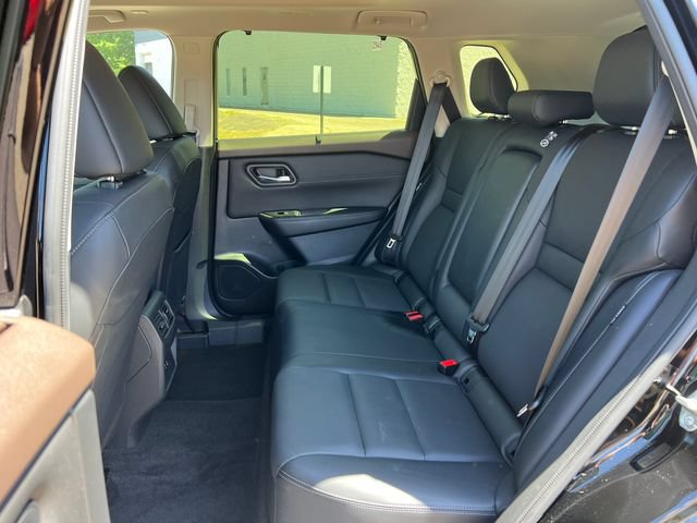 Used 2023 Nissan Rogue SV w/ SV Premium B Package AWD/4WD image 5