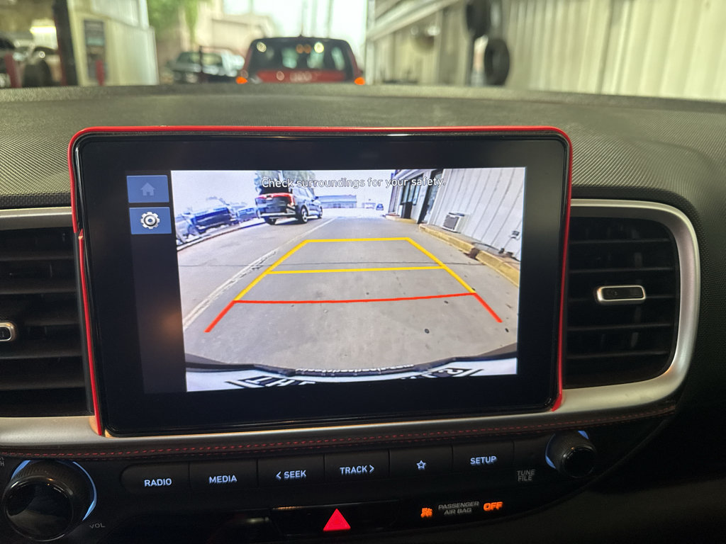 Used 2025 Hyundai Venue SE FWD image 18