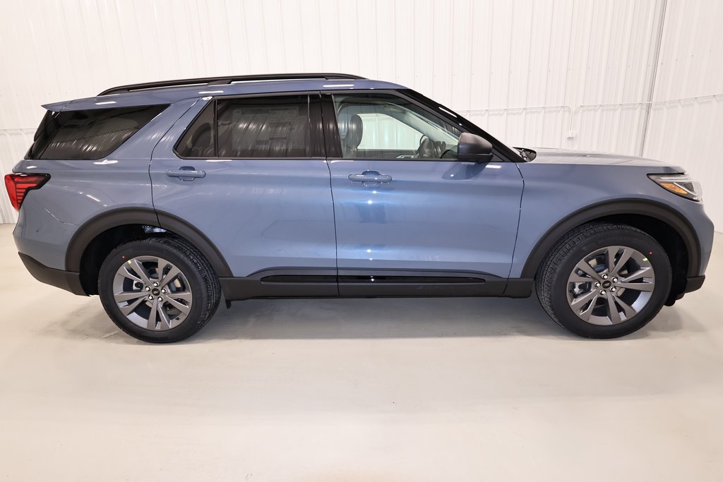 New 2026 Ford Explorer Active w/ Active Comfort Package AWD/4WD image 2