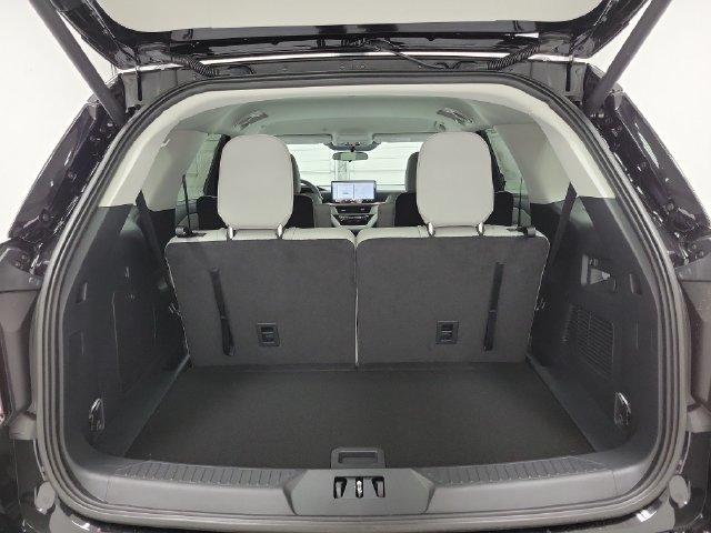 New 2026 Ford Explorer Active w/ Active Comfort Package AWD/4WD image 8