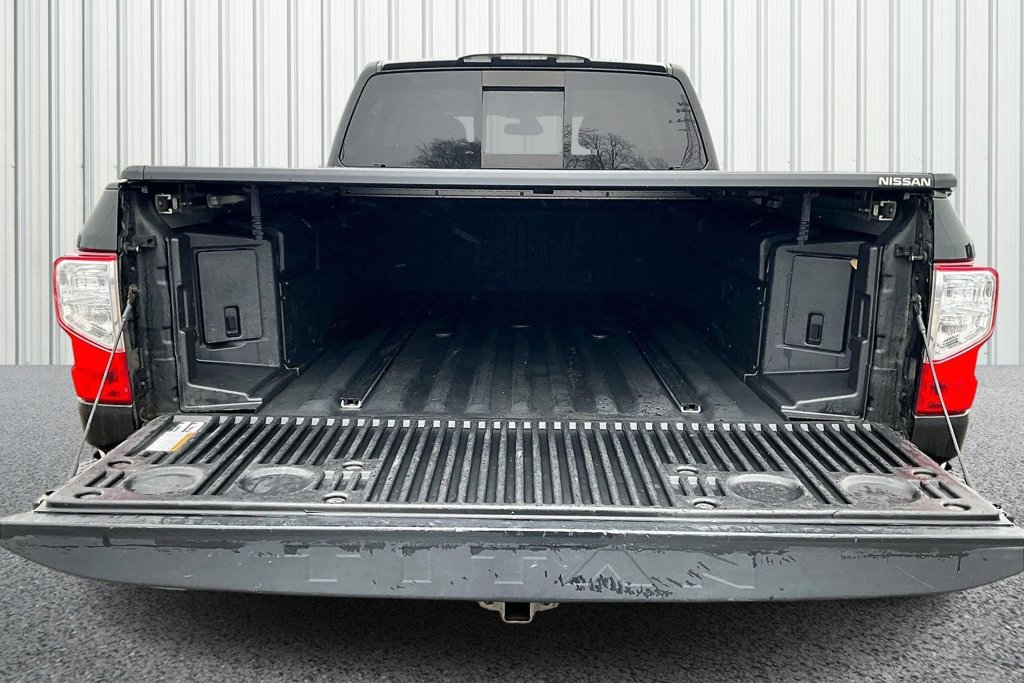 Used 2018 Nissan Titan Platinum Reserve AWD/4WD image 7