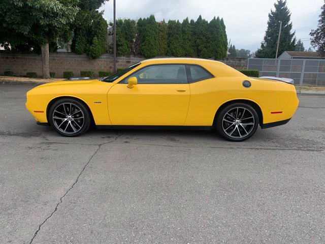 Used 2018 Dodge Challenger R/T Plus RWD image 2