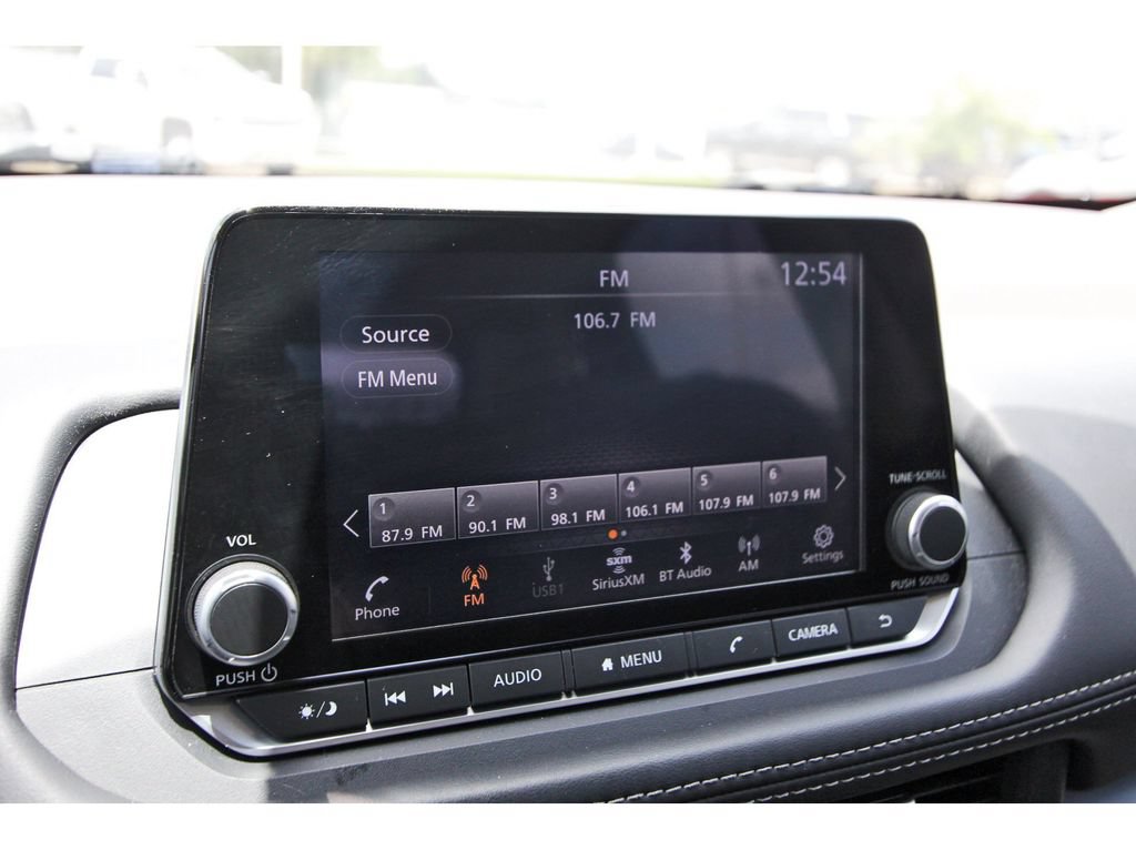 Used 2023 Nissan Rogue SV FWD image 13