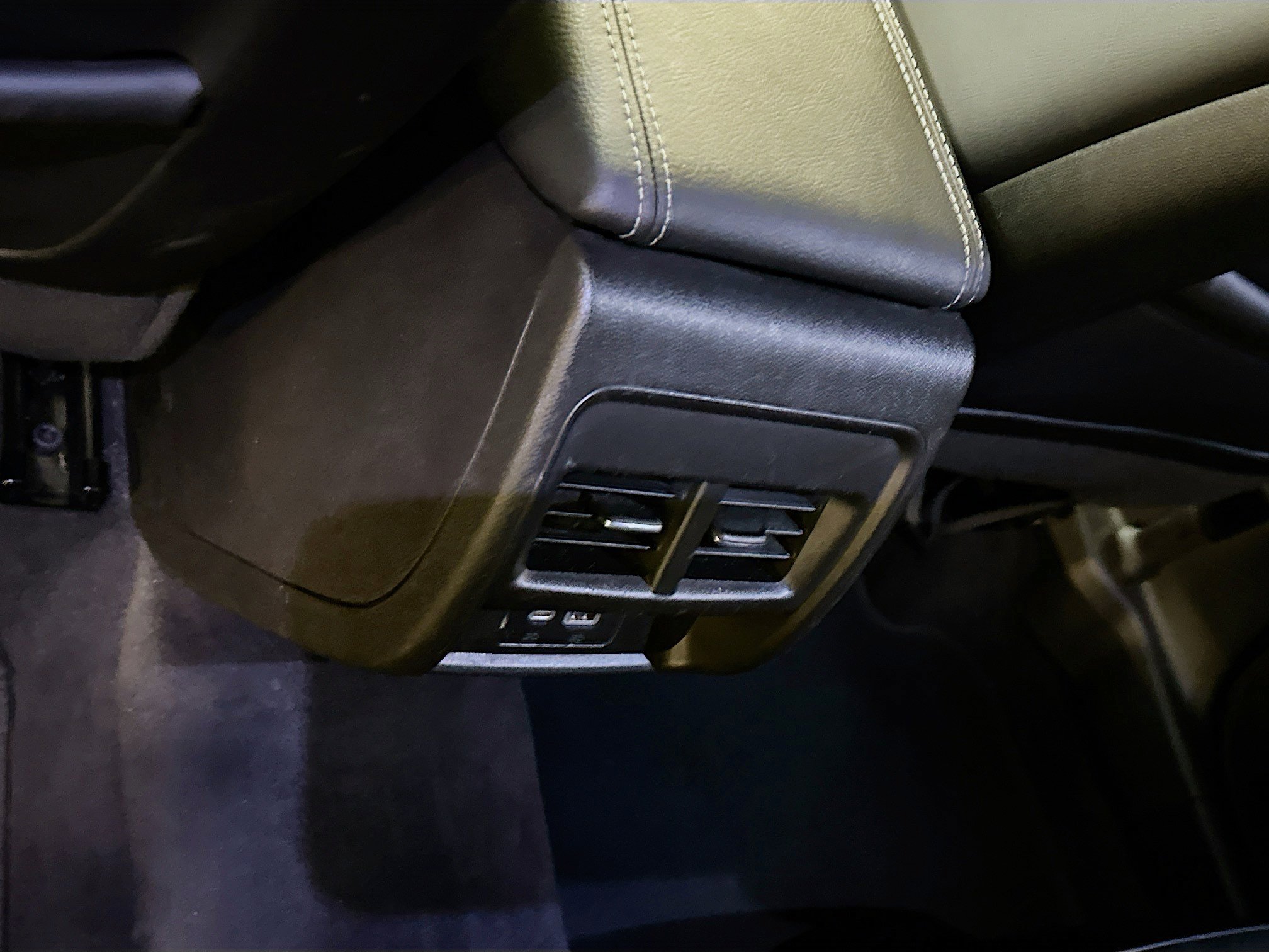 Used 2024 Cadillac XT4 Premium Luxury image 28