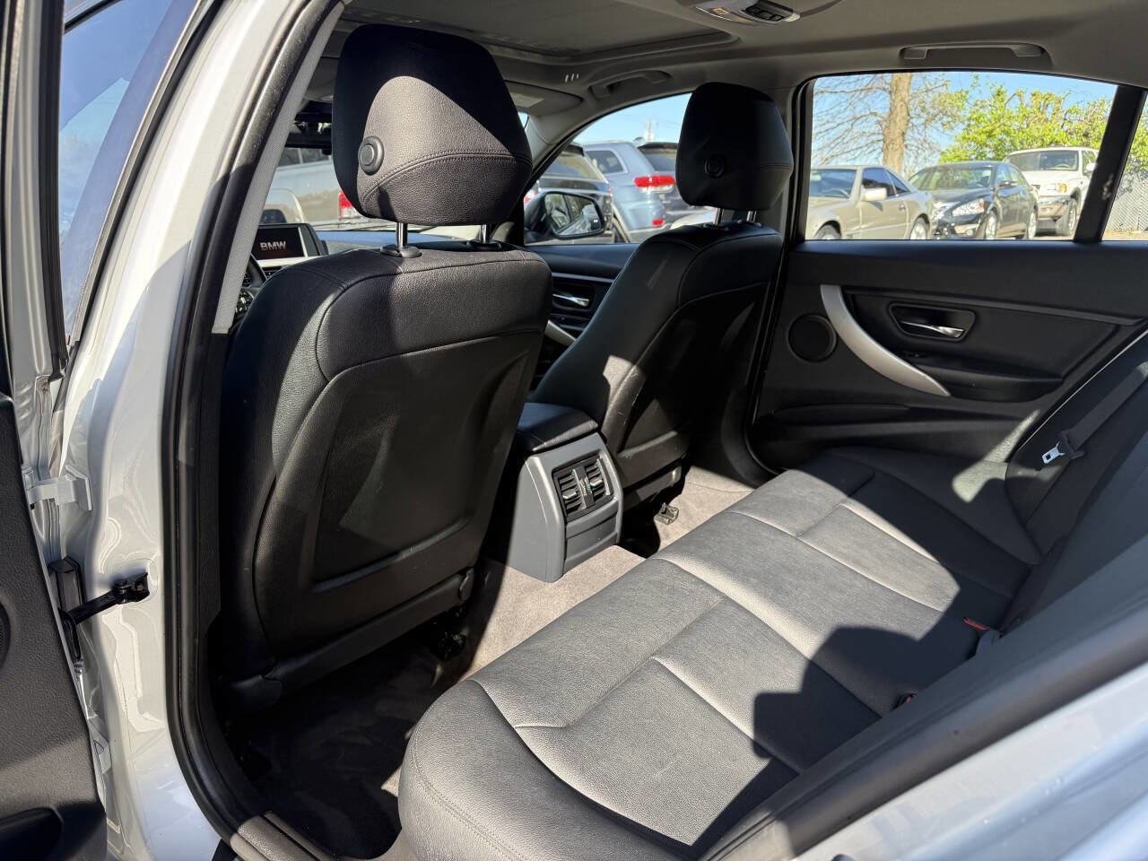Used 2014 BMW 320i 320i 4dr Sedan image 10