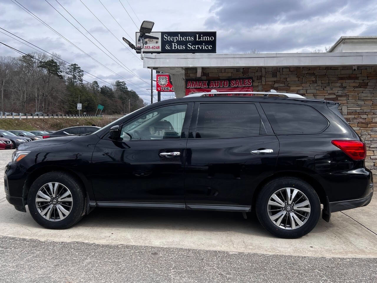 Used 2017 Nissan Pathfinder SL w/ SL Premium Package image 3