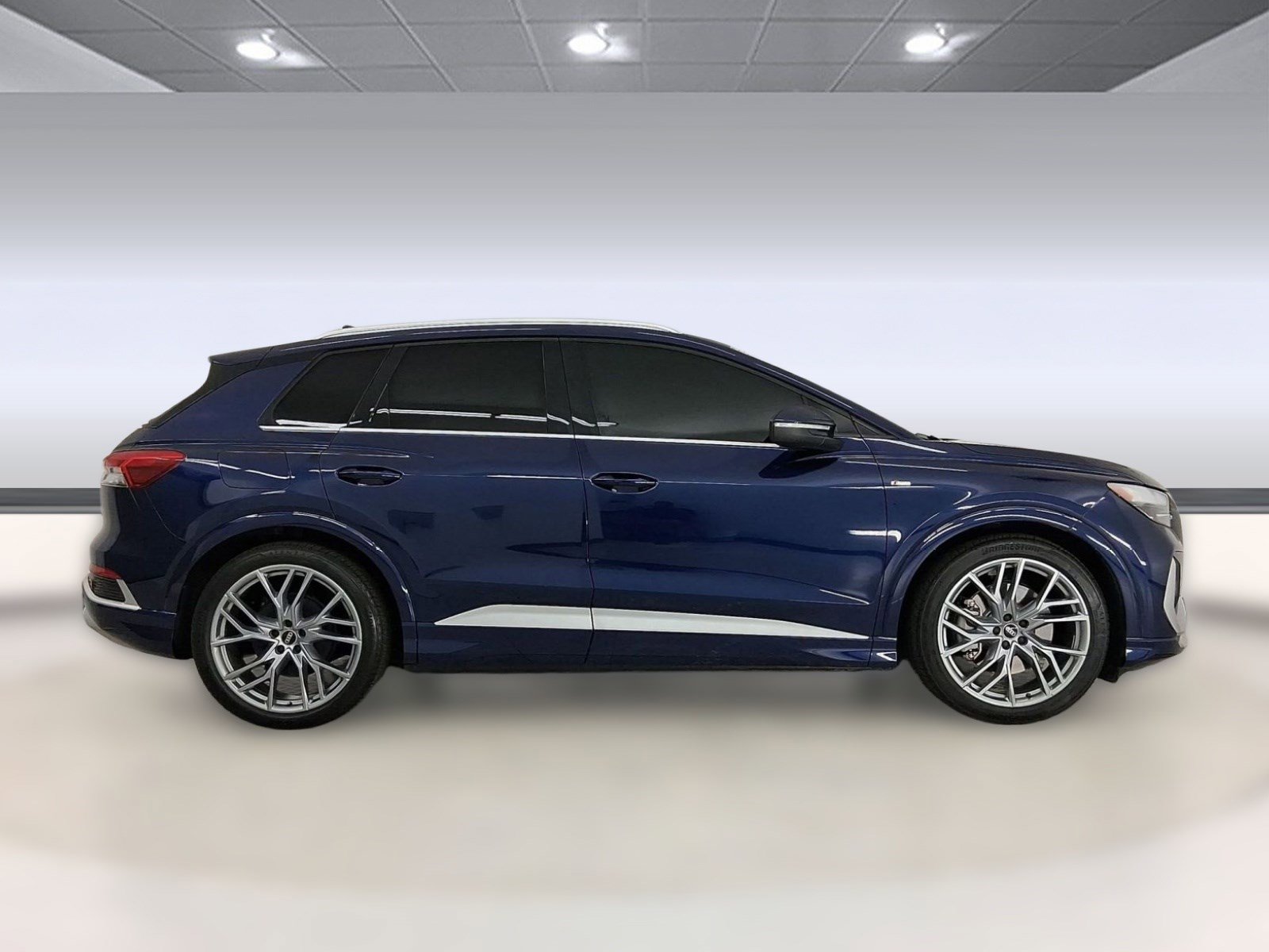 Used 2025 Audi Q4 e-tron Premium Plus w/ Premium Plus image 8