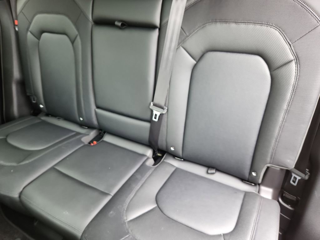 Used 2023 Land Rover Defender 110 X-Dynamic SE image 24