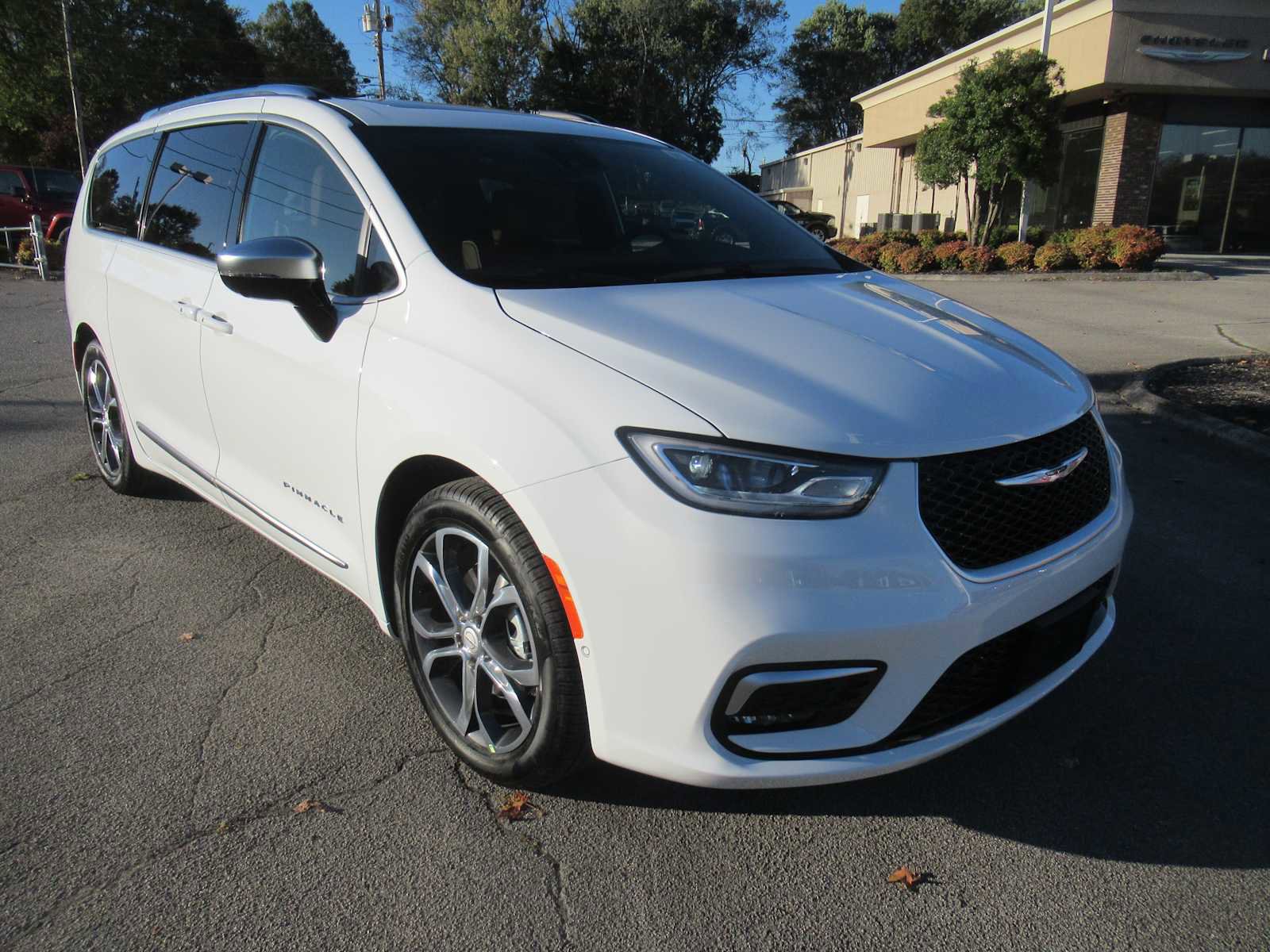 New 2026 Chrysler Pacifica Pinnacle image 11