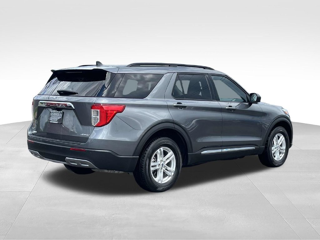 Used 2023 Ford Explorer XLT w/ Equipment Group 202A AWD/4WD image 9