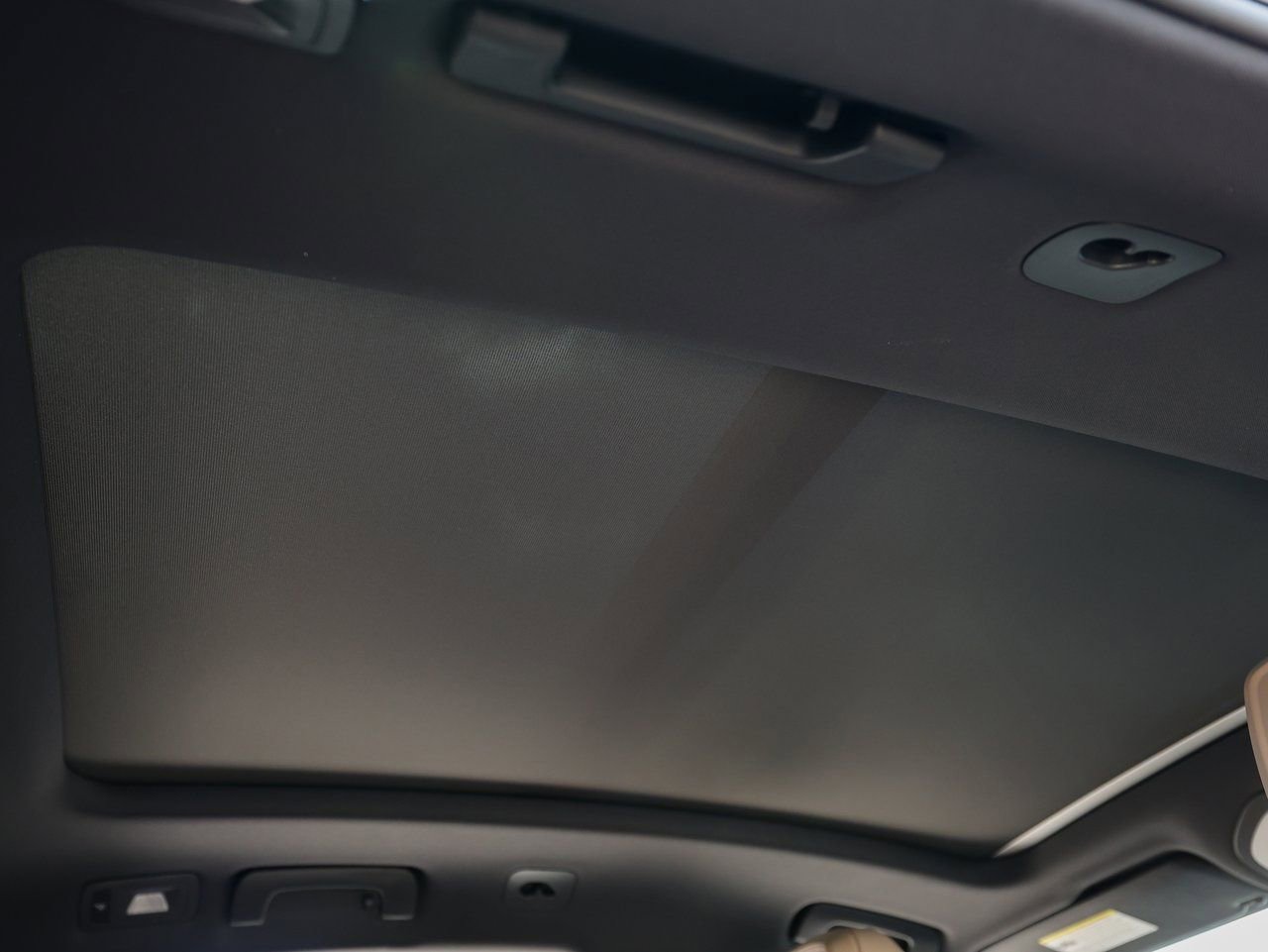 Certified 2025 Porsche Macan image 31