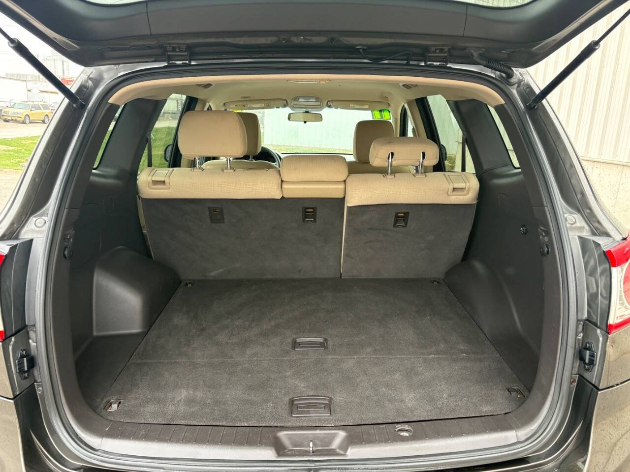 Used 2011 Hyundai Santa Fe GLS FWD image 11