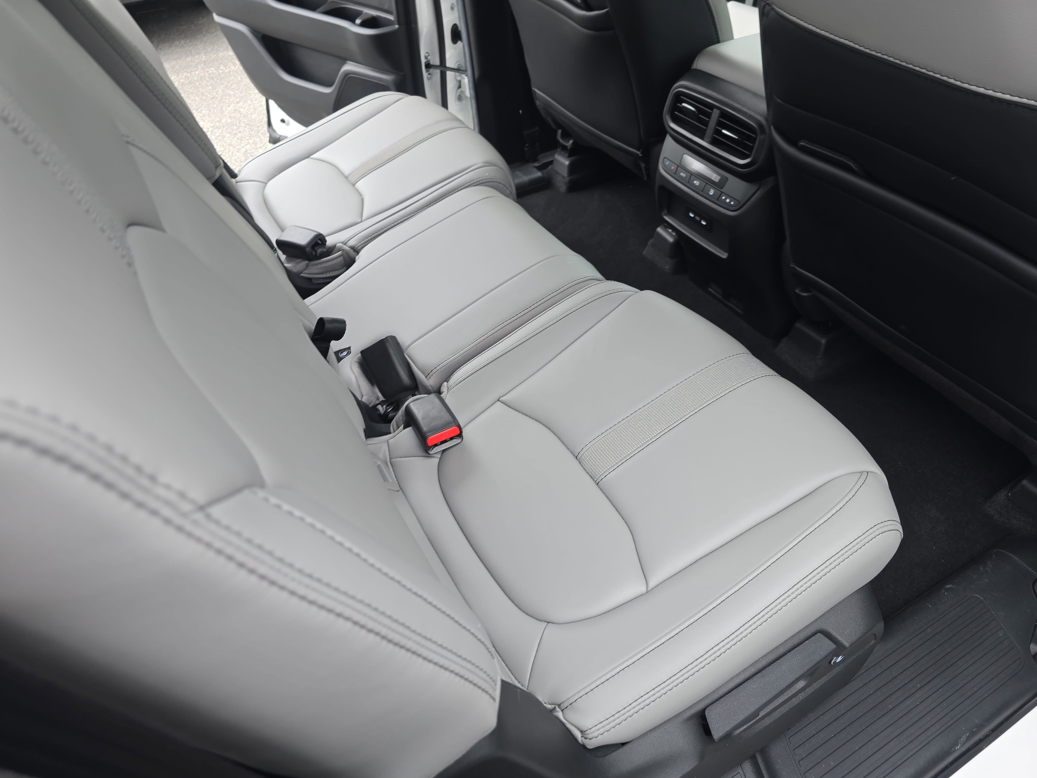 Certified 2024 Honda Pilot Touring image 11