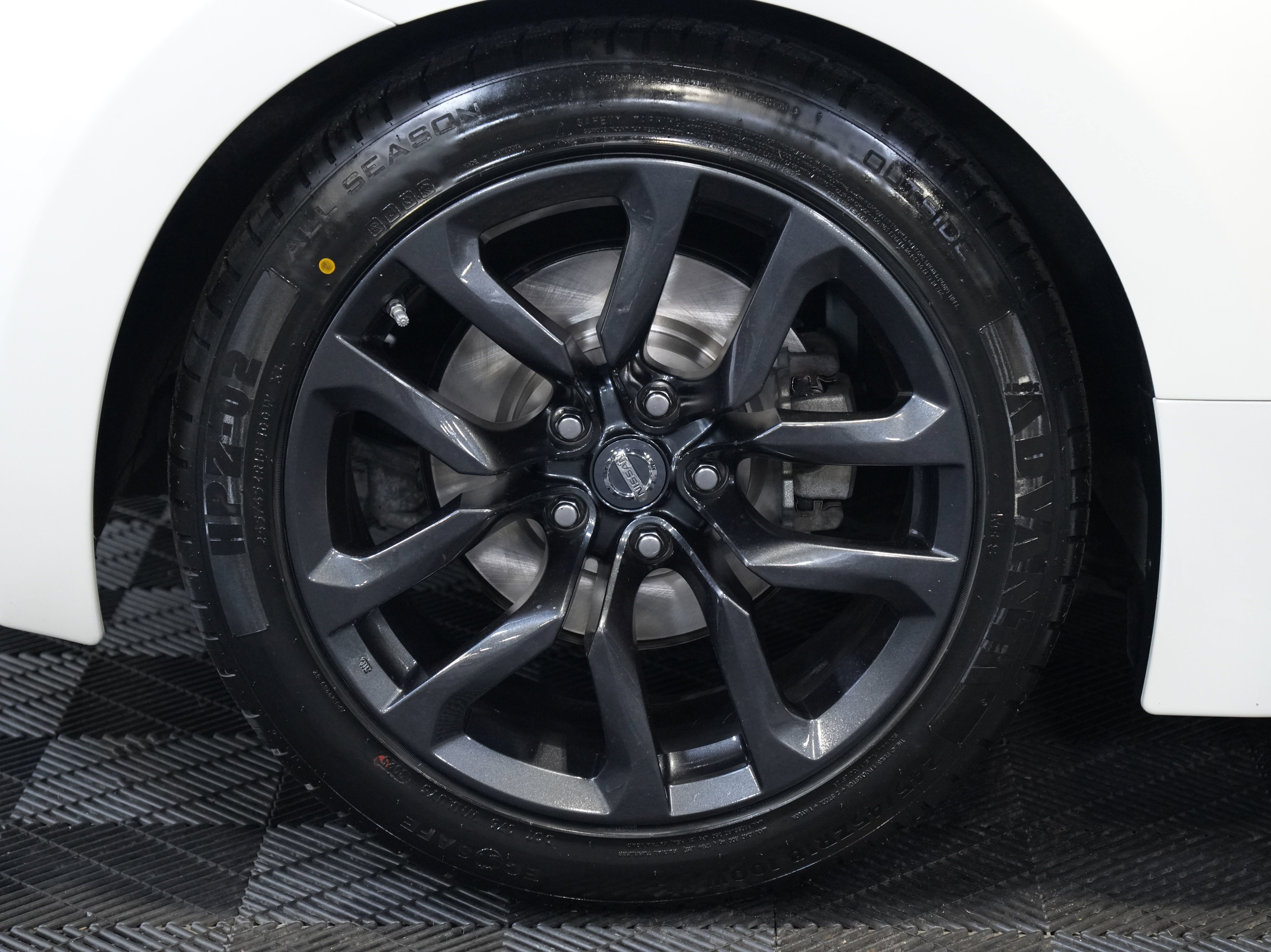 Used 2016 Nissan 370Z Touring RWD image 43