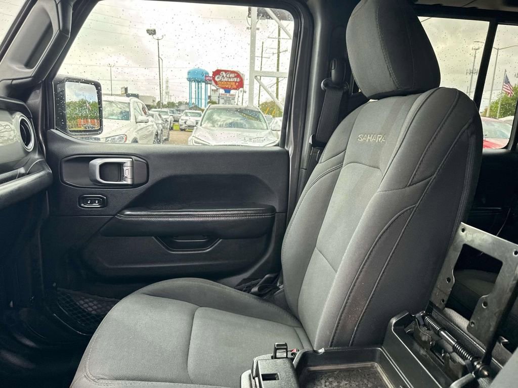 Used 2019 Jeep Wrangler Unlimited Sahara image 17