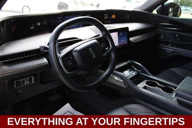 Used 2024 Lincoln Nautilus Premier w/ Equipment Group 102A AWD/4WD image 2