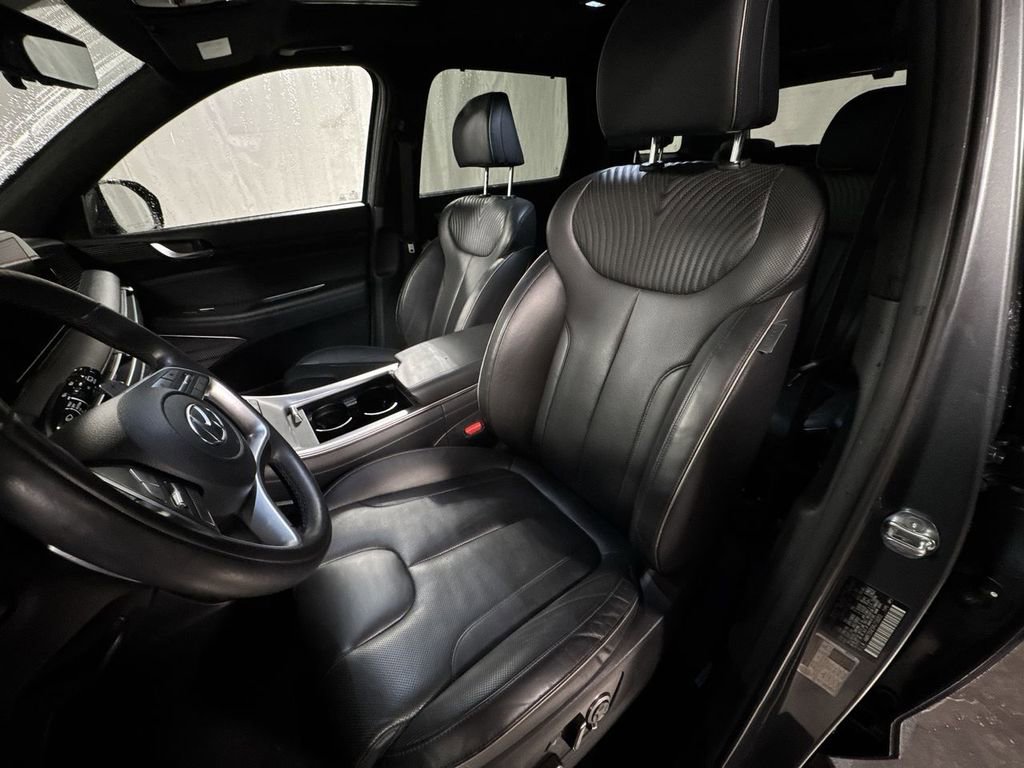 Used 2024 Hyundai Palisade Calligraphy image 16