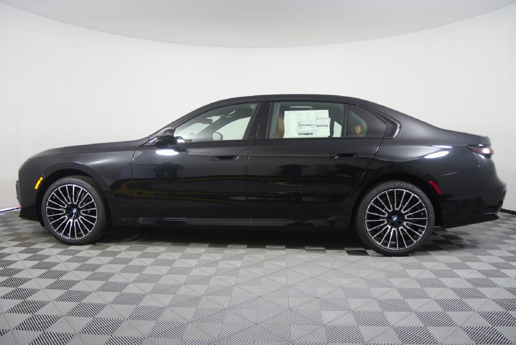 New 2026 BMW 740i RWD image 7